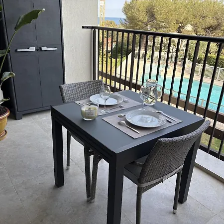 Апартаменты Superbe Terrasse Piscine Et Фрежюс