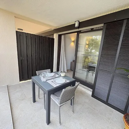 Superbe Terrasse Piscine Et Fréjus